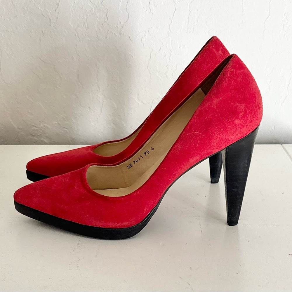 Cathy Jean Brazil Red Suede Black Heel Platform Pumps, Size 6 - Picture 3 of 11